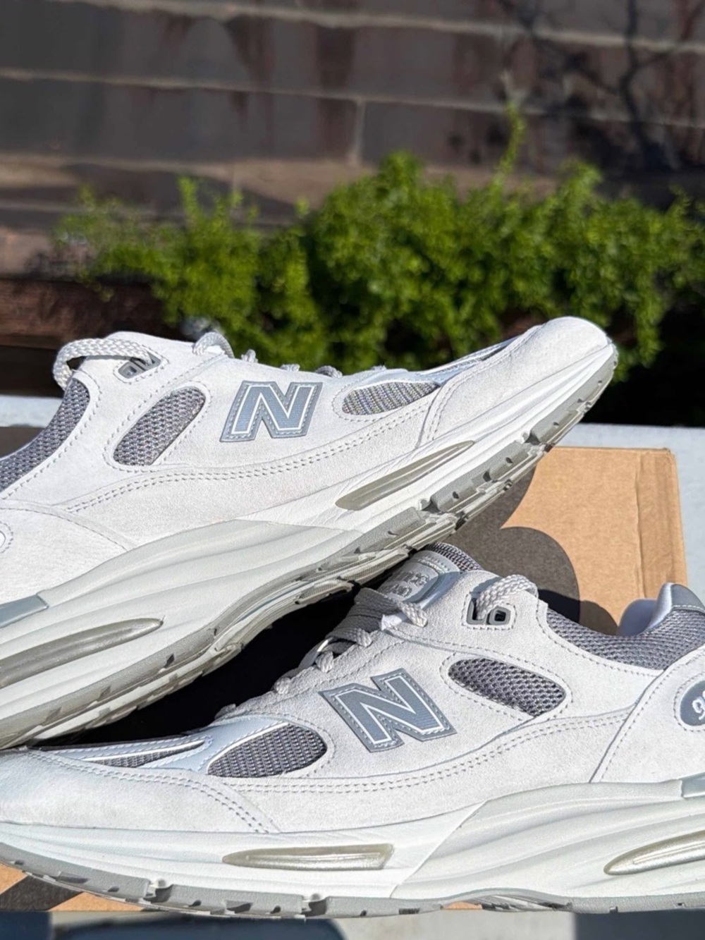 New Balance Men’s Casual White & Light Gray Walking Sneakers